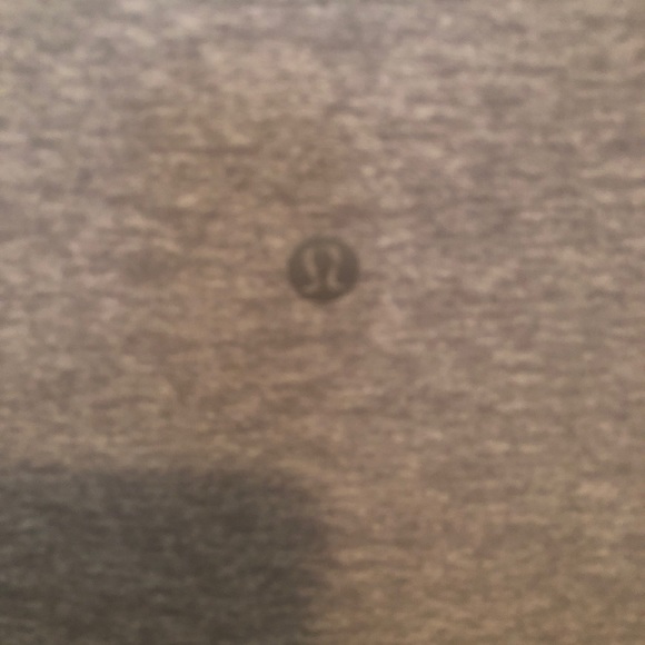 EUC Lululemon Top Size 2 Grey - Picture 3 of 3
